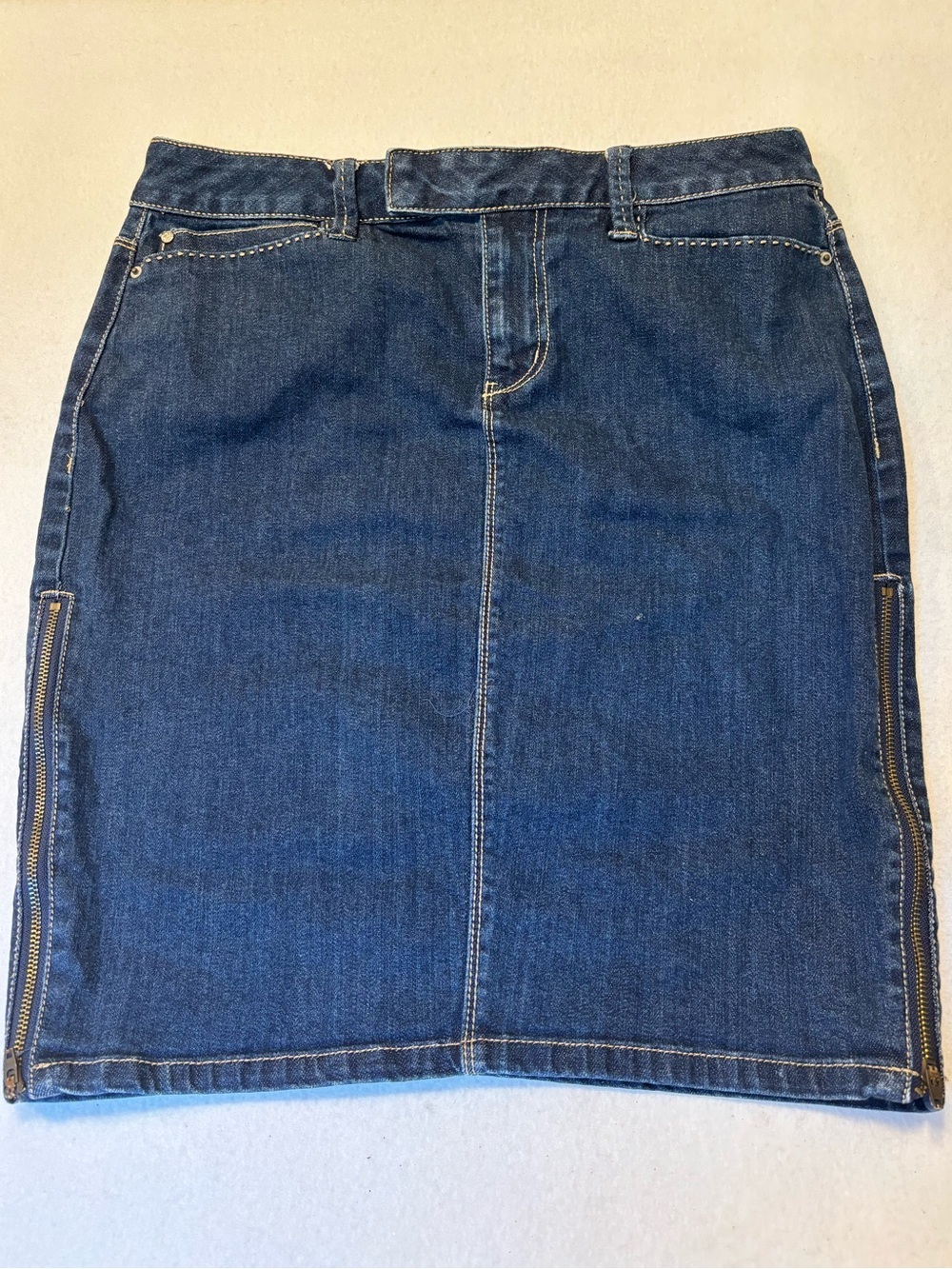 Fashion Bug Denim Pencil Skirt Size 8 Dark Wash Side Zip Detail Stretch classic